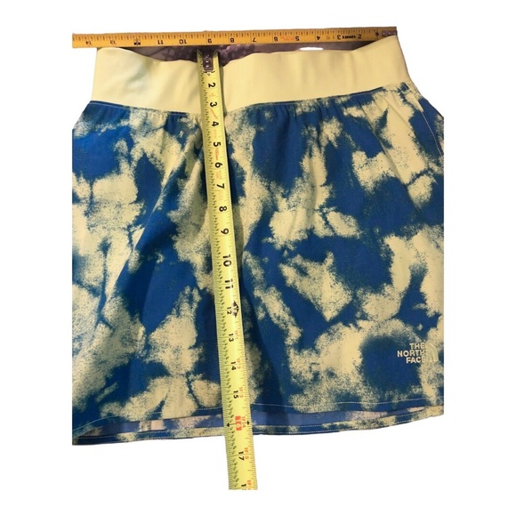 The‎ North Face Women's Printed Class green tie dye look Skort size medium new - Picture 3 of 3